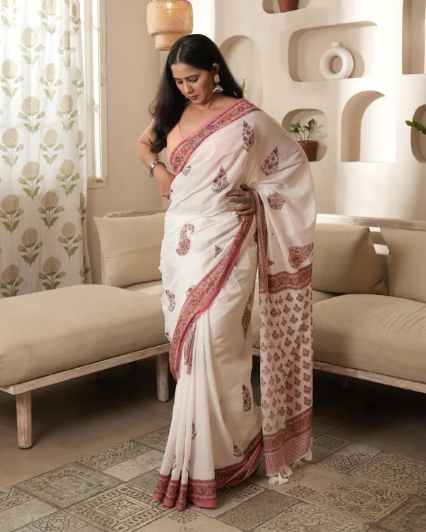 Multicolour_Cotton_Butta_Hblock_Print_Mul_Saree_With_Tassels_For_Women
